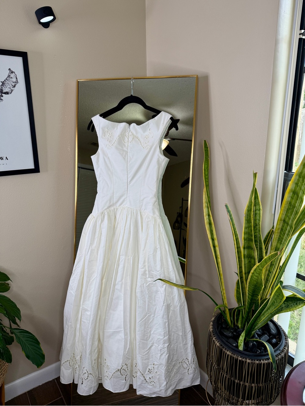 House of Cb LAUREN White Cotton Broderie Anglaise Boat Neck Maxi Dress - Picture 11 of 11